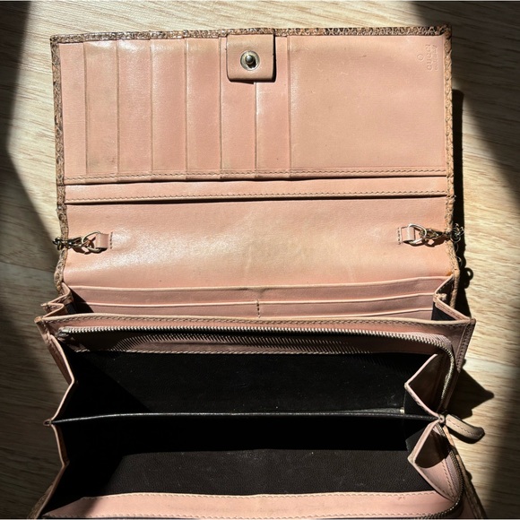Vintage Gucci Authentic Snakeskin and Leather Clutch Wallet - Picture 7 of 15